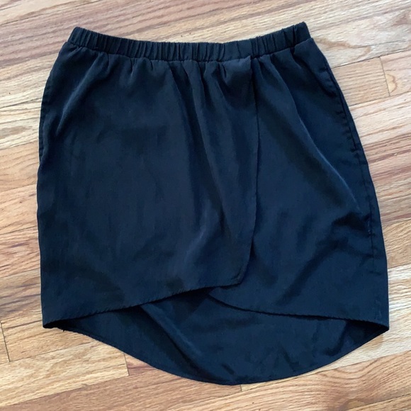 Black mini skirt with pockets - Picture 9 of 13